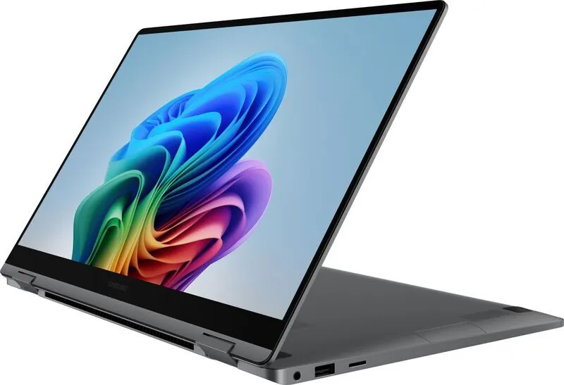Prenosnik Samsung Galaxy Book5 / Core Ultra 5 / RAM 16 GB / SSD Disk / 15,6″ FHD