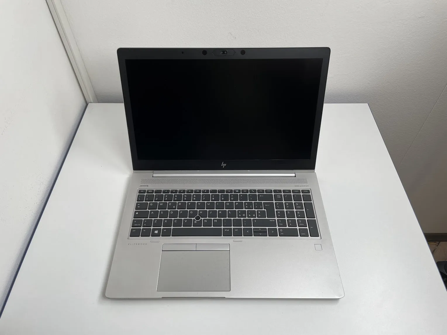 Prenosnik HP EliteBook 850 G5 / i5 / RAM 16 GB / 256GB SSD / 15,6″ FHD
